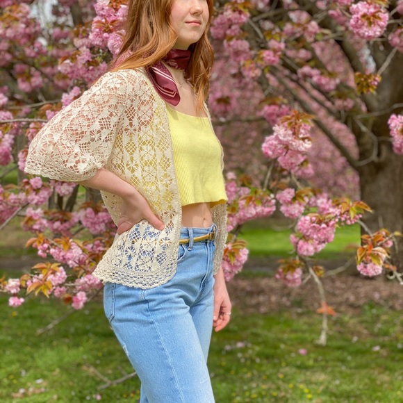 Vintage 1970s Burgundy Feather Print Poly Scarf - Picture 3 of 13